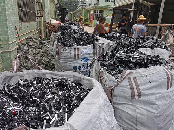 電池片 舊的鋰電池回收價(jià)格 多少錢(qián)一噸